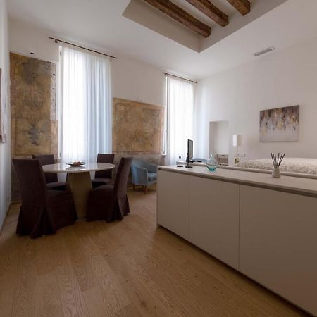 Home Venice Apartments - Rialto 4 Bagian luar foto